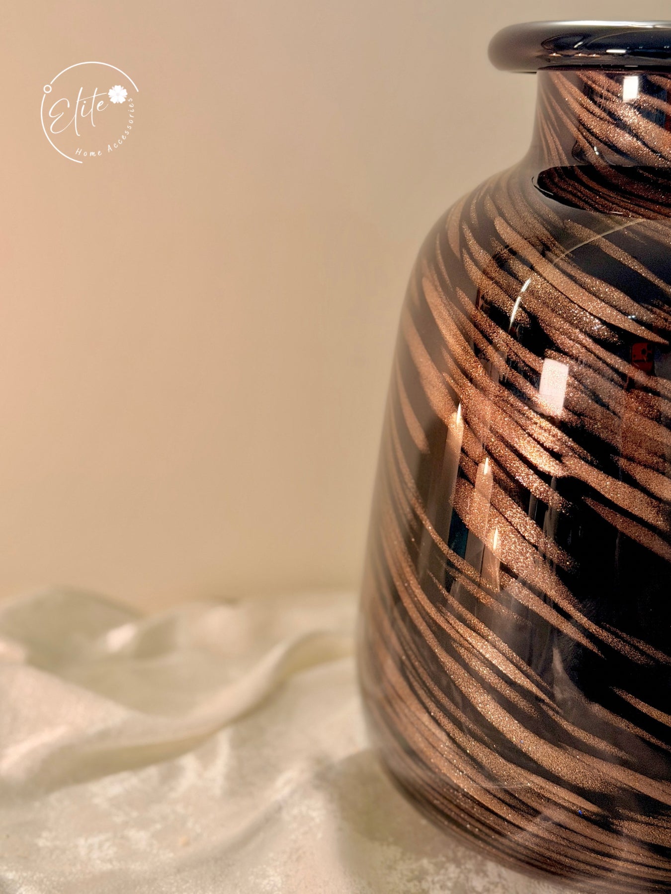 Noir Ember vase